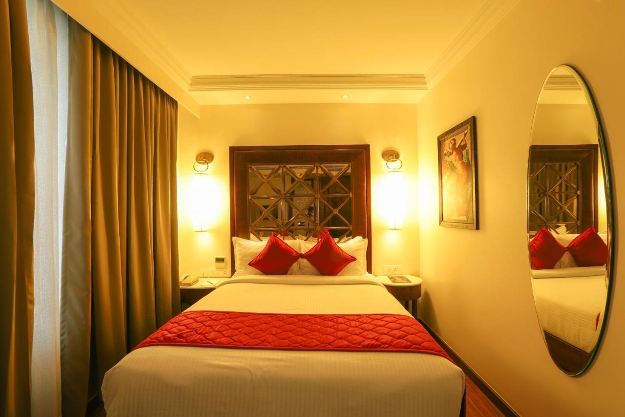 The Saibaba Hotel Madras Buitenkant foto