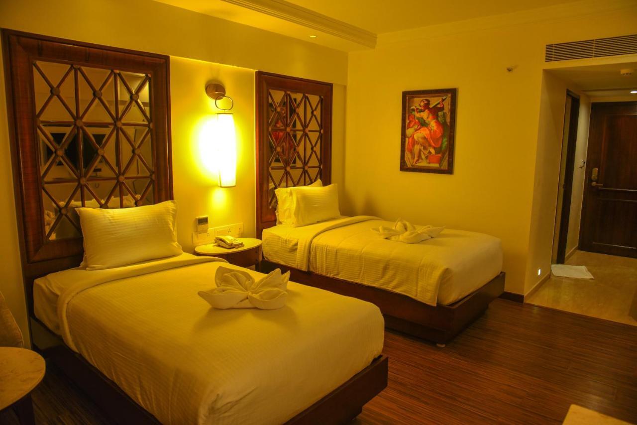 The Saibaba Hotel Madras Buitenkant foto